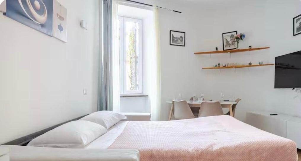 Domus Trastevere Apartment *